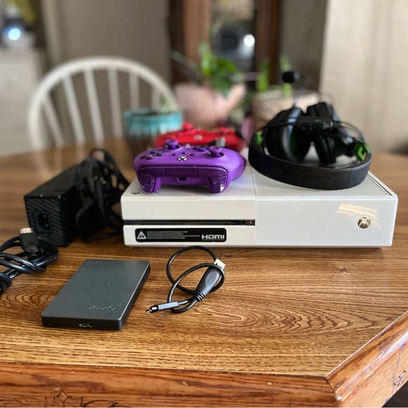 Xbox one-two new controllers- microphone headphones